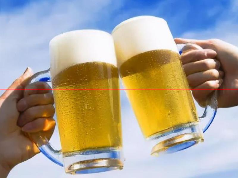 喝啤酒，别买低成本“水啤”，试试这4款国产“精酿”，好喝不贵