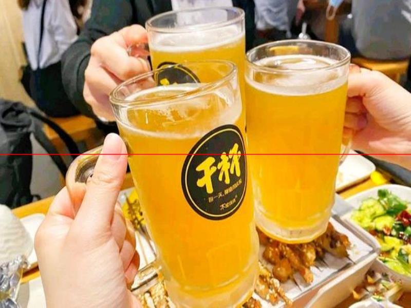 喝啤酒，别错过这5款国产啤酒，都是泡沫丰富不含大米的纯粮酒